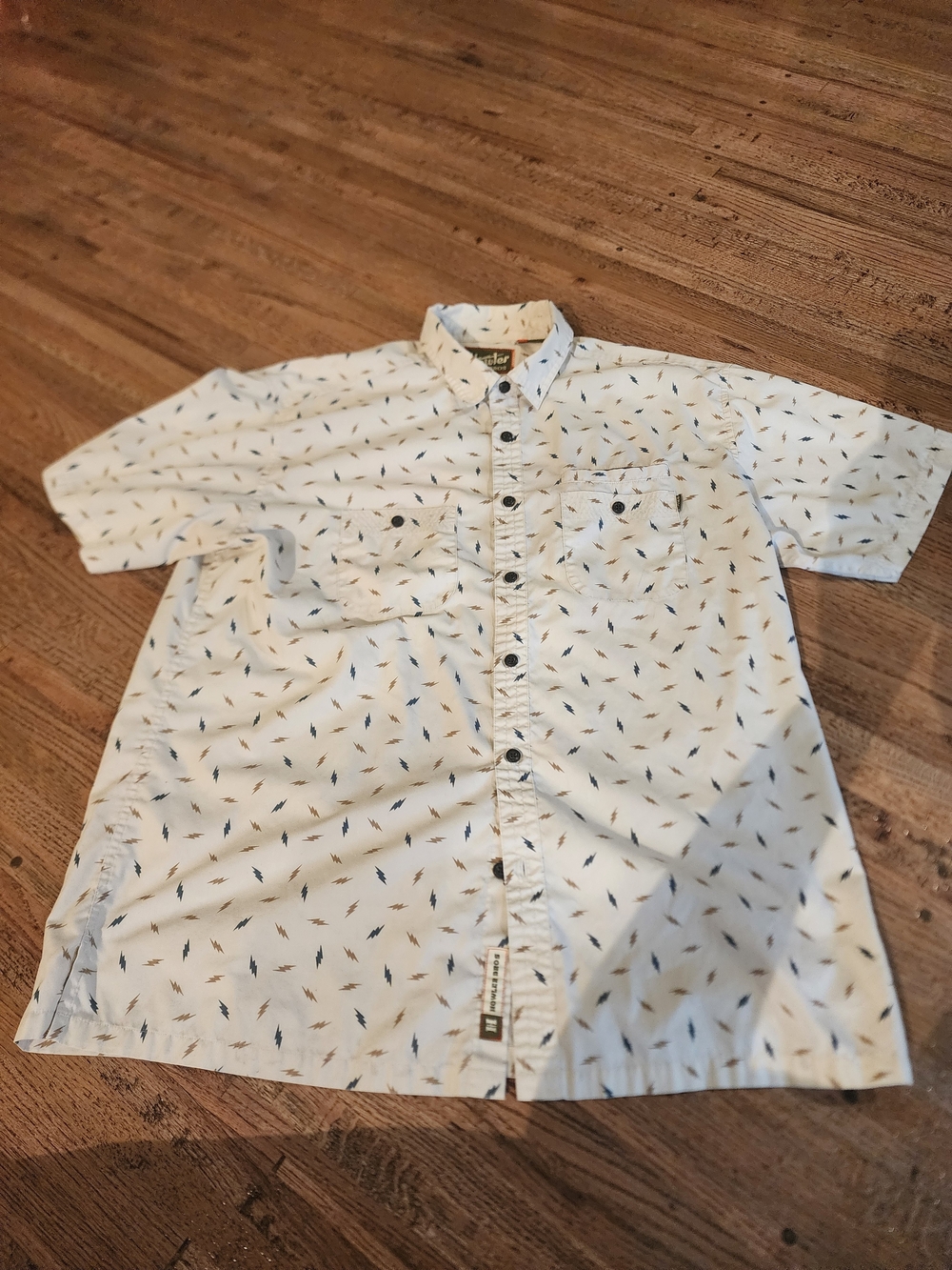 Men's White Short-Sleeve Button-Up Shirt with Micro Print